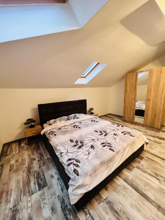 Apartmán Zizi'S House Garii Brašov Exteriér fotografie